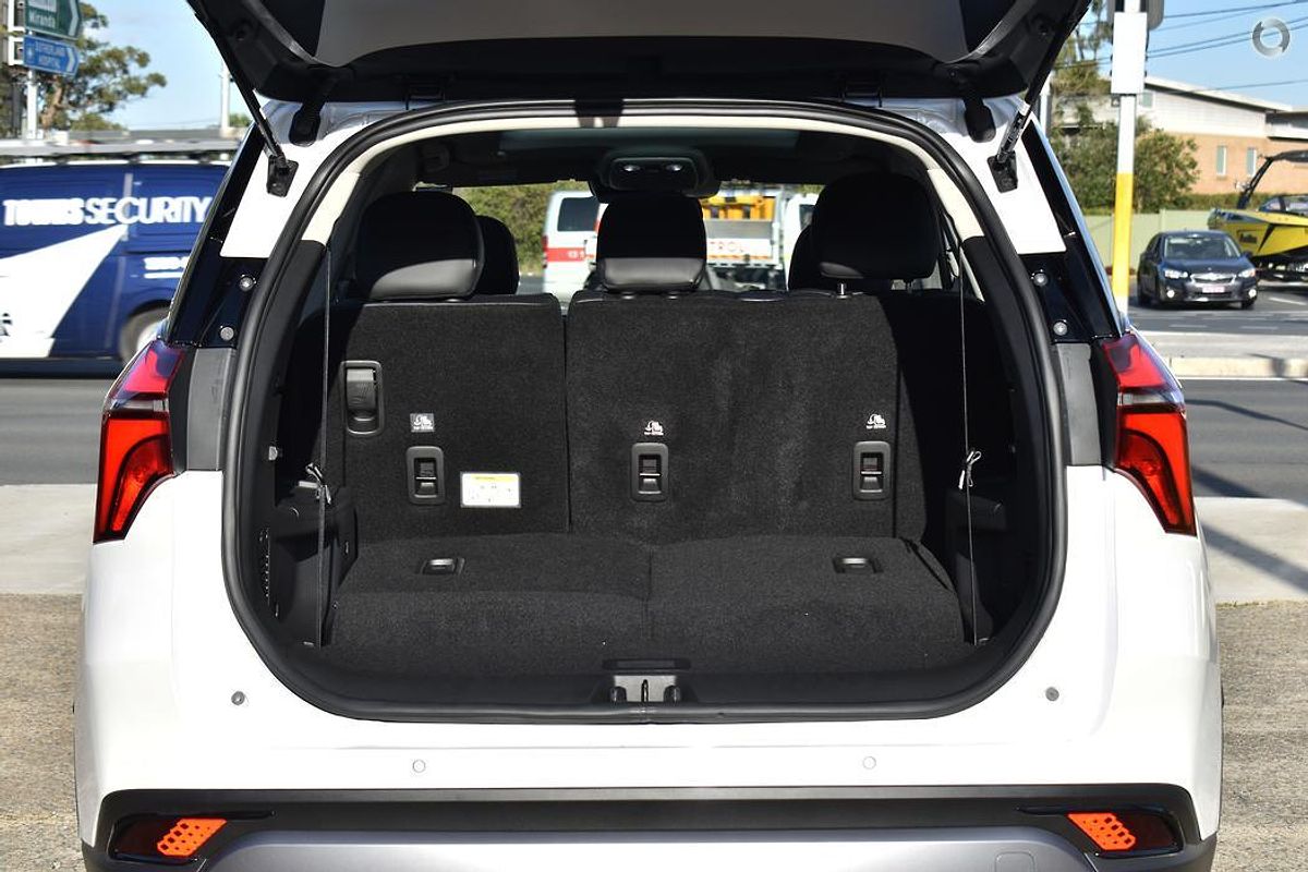 2025 Mahindra XUV700 AX7L