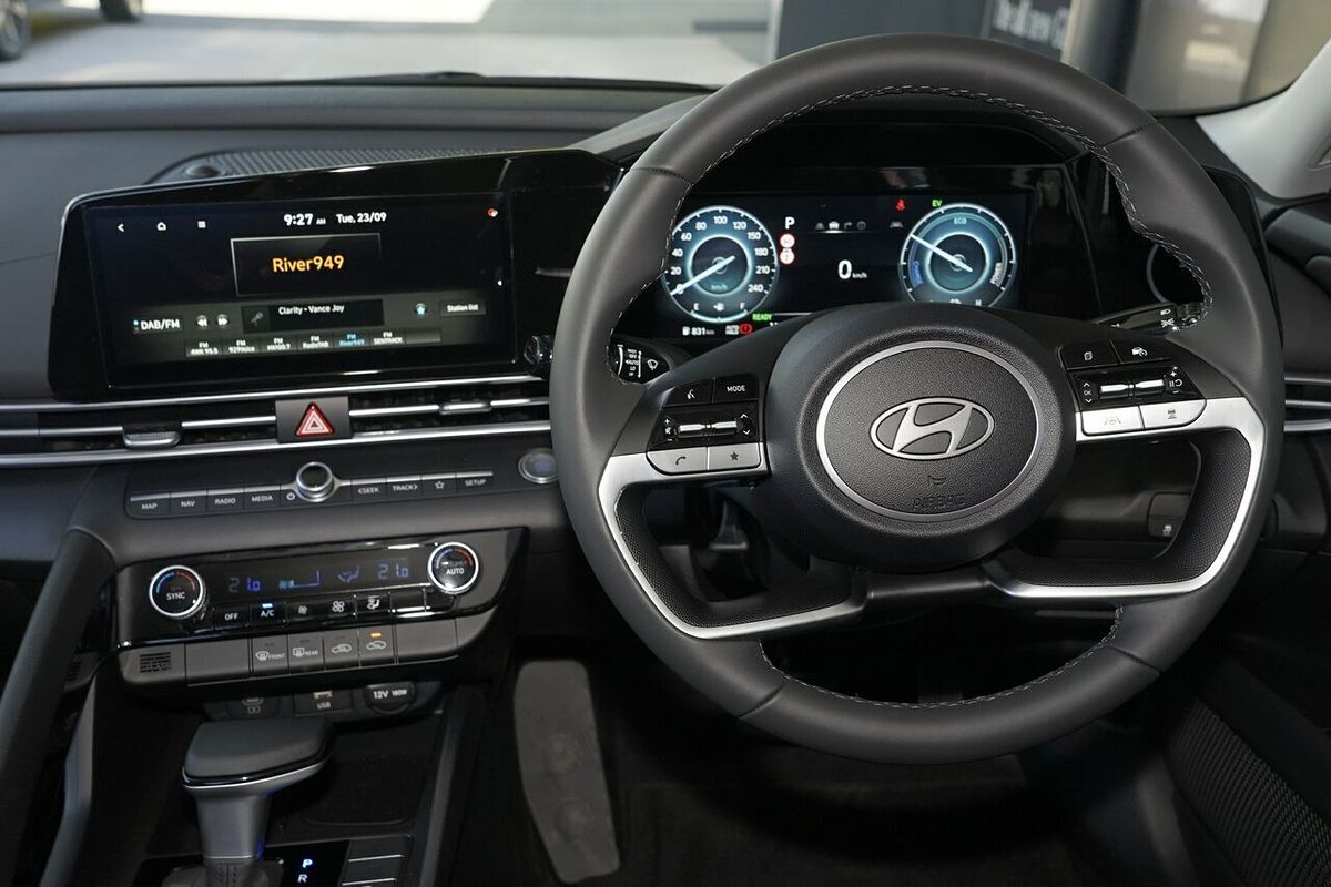 2025 Hyundai i30 Elite Hybrid CN7.V2