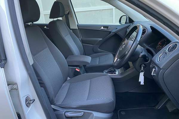 2011 Volkswagen Tiguan 103TDI 5N