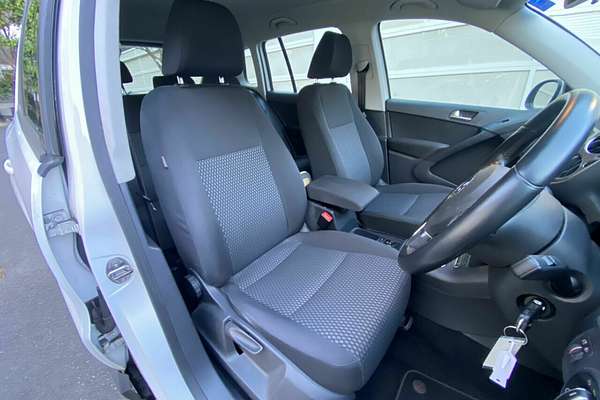 2011 Volkswagen Tiguan 103TDI 5N