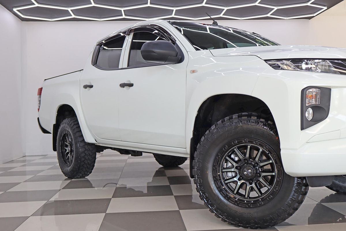 2021 Mitsubishi Triton GLX MR 4X4