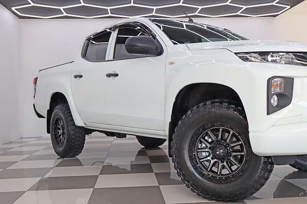 2021 Mitsubishi Triton GLX MR 4X4