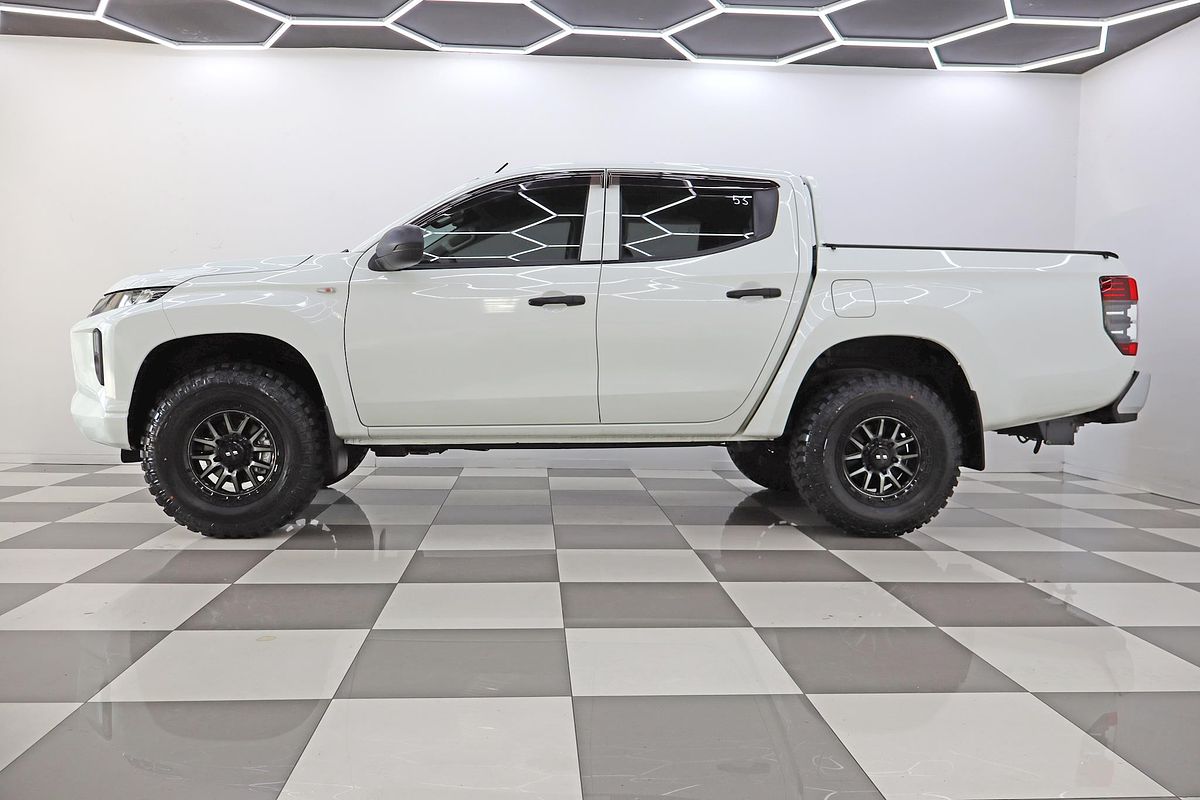 2021 Mitsubishi Triton GLX MR 4X4