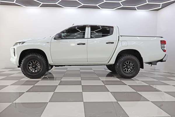 2021 Mitsubishi Triton GLX MR 4X4