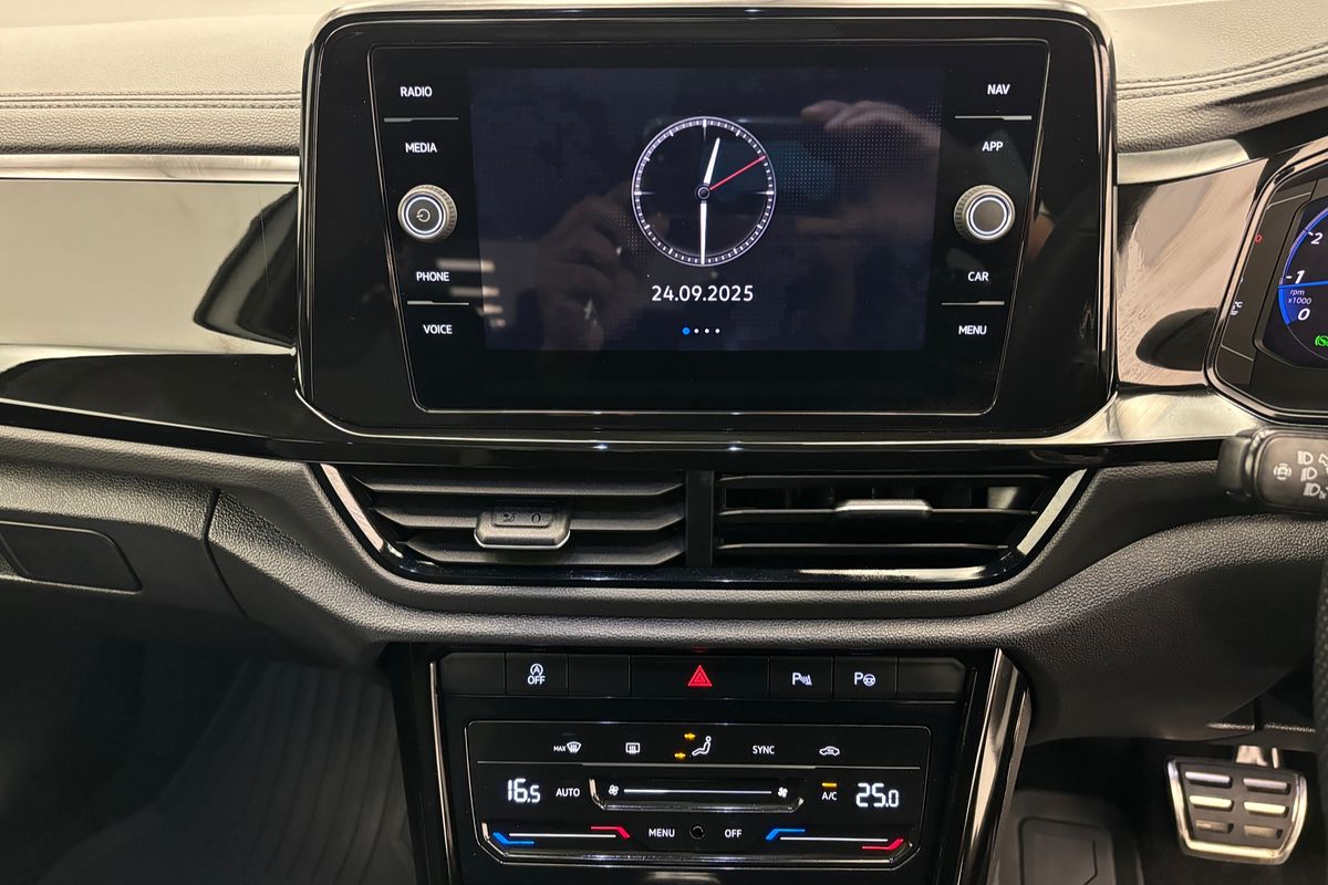 2023 Volkswagen T-Roc R D11