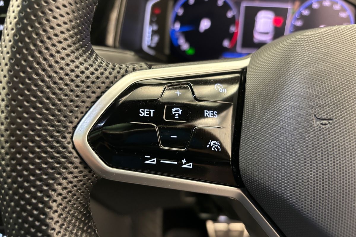2023 Volkswagen T-Roc R D11