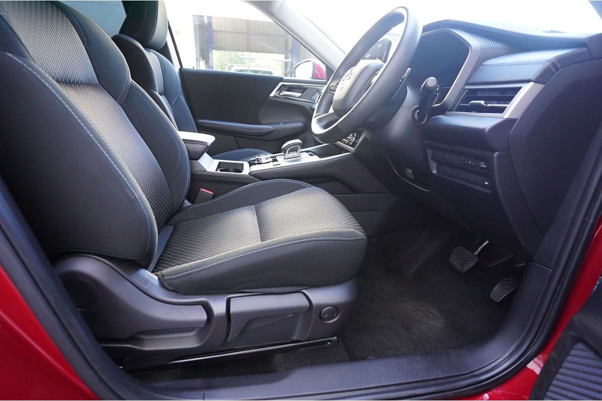 2023 Mitsubishi OUTLANDER OUTLANDER LS 7 SEAT (2WD) ZM2L46