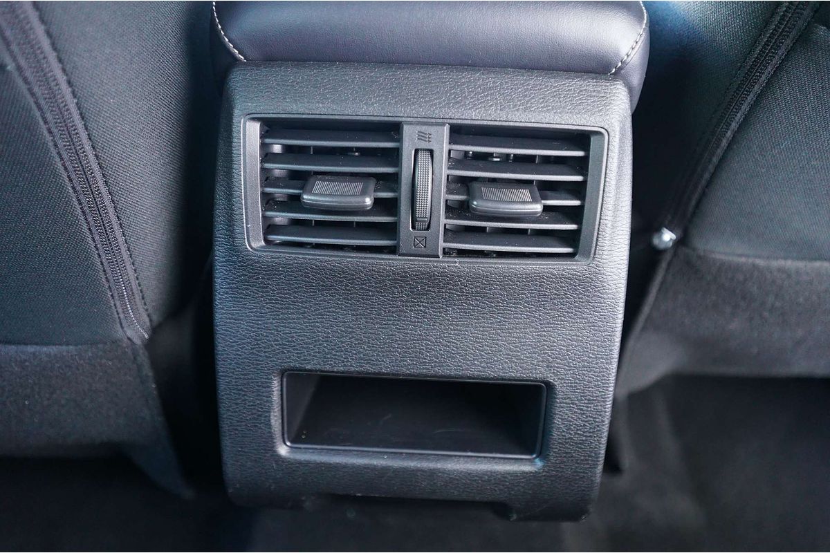 2023 Mitsubishi OUTLANDER OUTLANDER LS 7 SEAT (2WD) ZM2L46