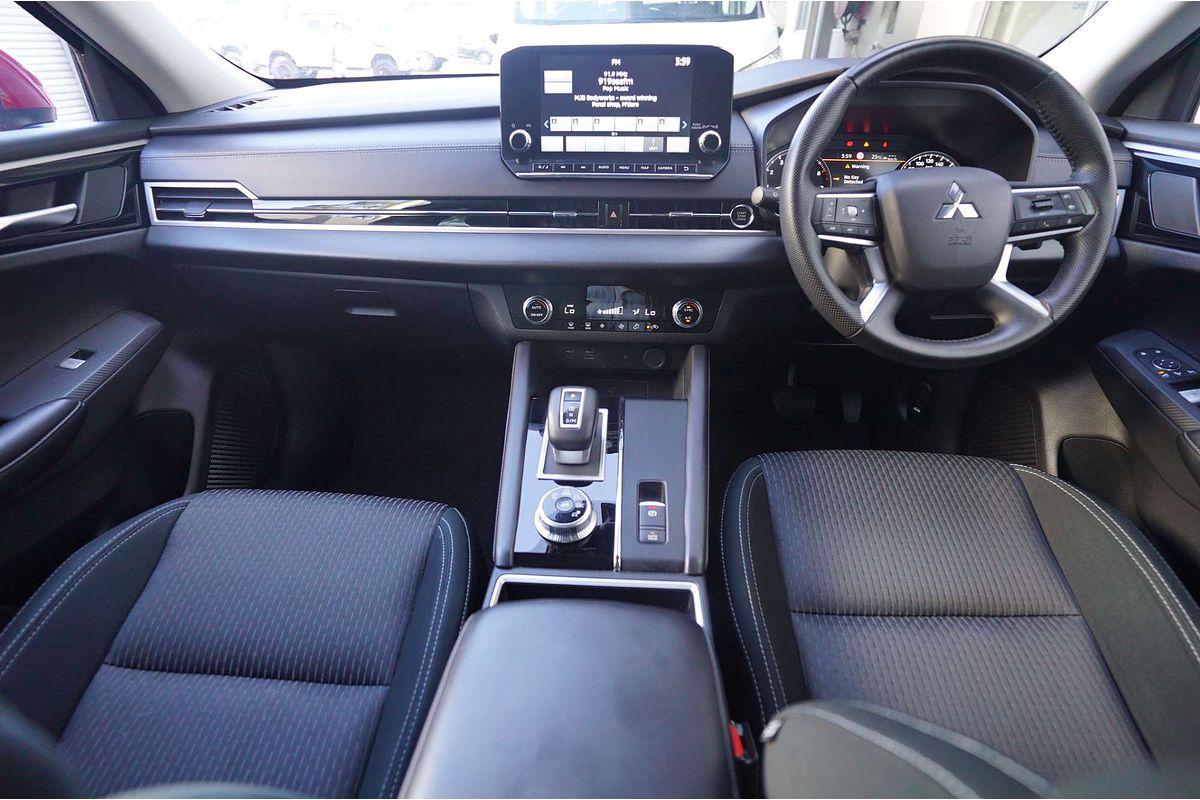 2023 Mitsubishi OUTLANDER OUTLANDER LS 7 SEAT (2WD) ZM2L46