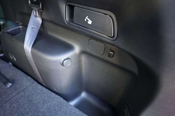 2023 Mitsubishi OUTLANDER OUTLANDER LS 7 SEAT (2WD) ZM2L46