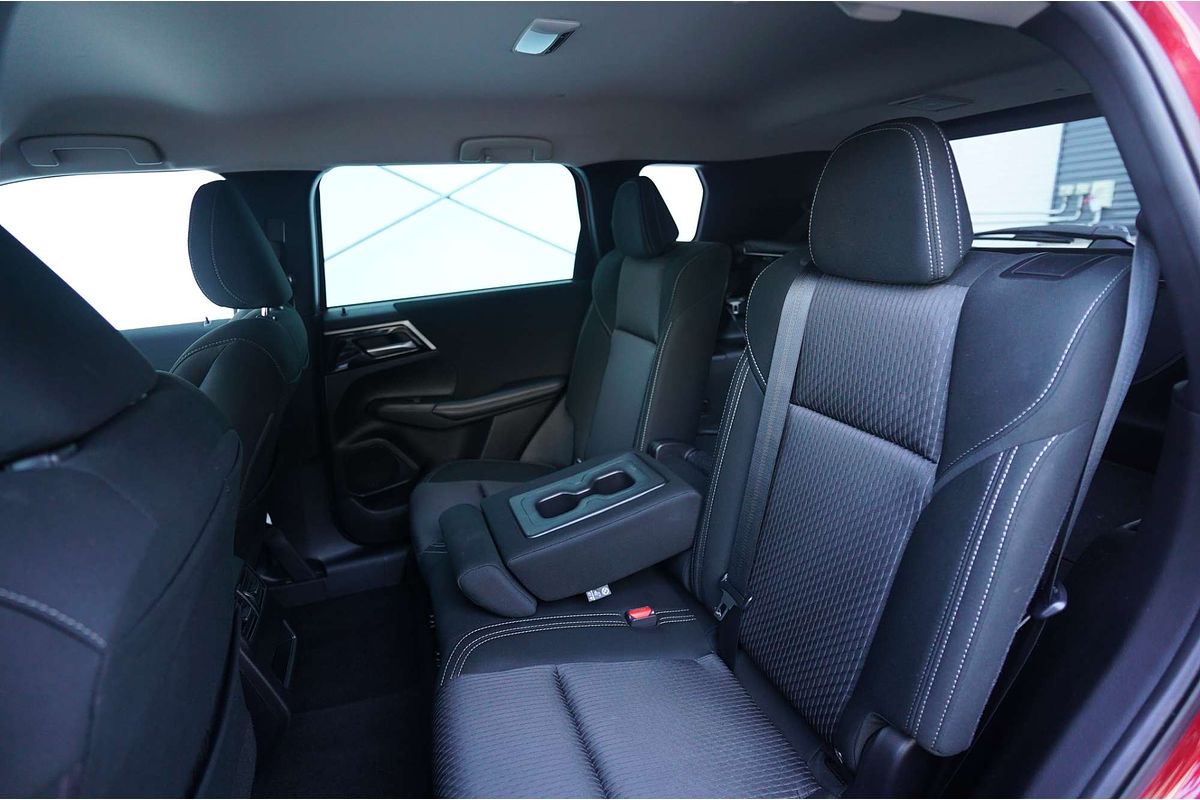 2023 Mitsubishi OUTLANDER OUTLANDER LS 7 SEAT (2WD) ZM2L46