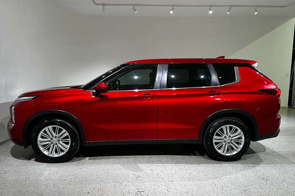 2022 Mitsubishi Outlander ES ZM