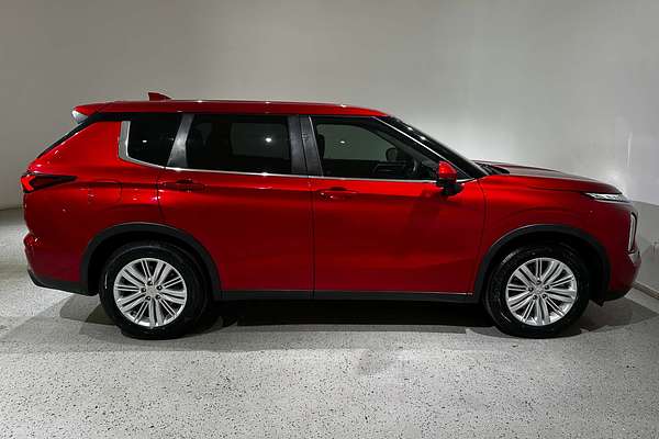 2022 Mitsubishi Outlander ES ZM
