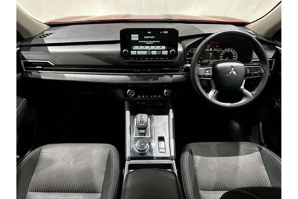2022 Mitsubishi Outlander ES ZM