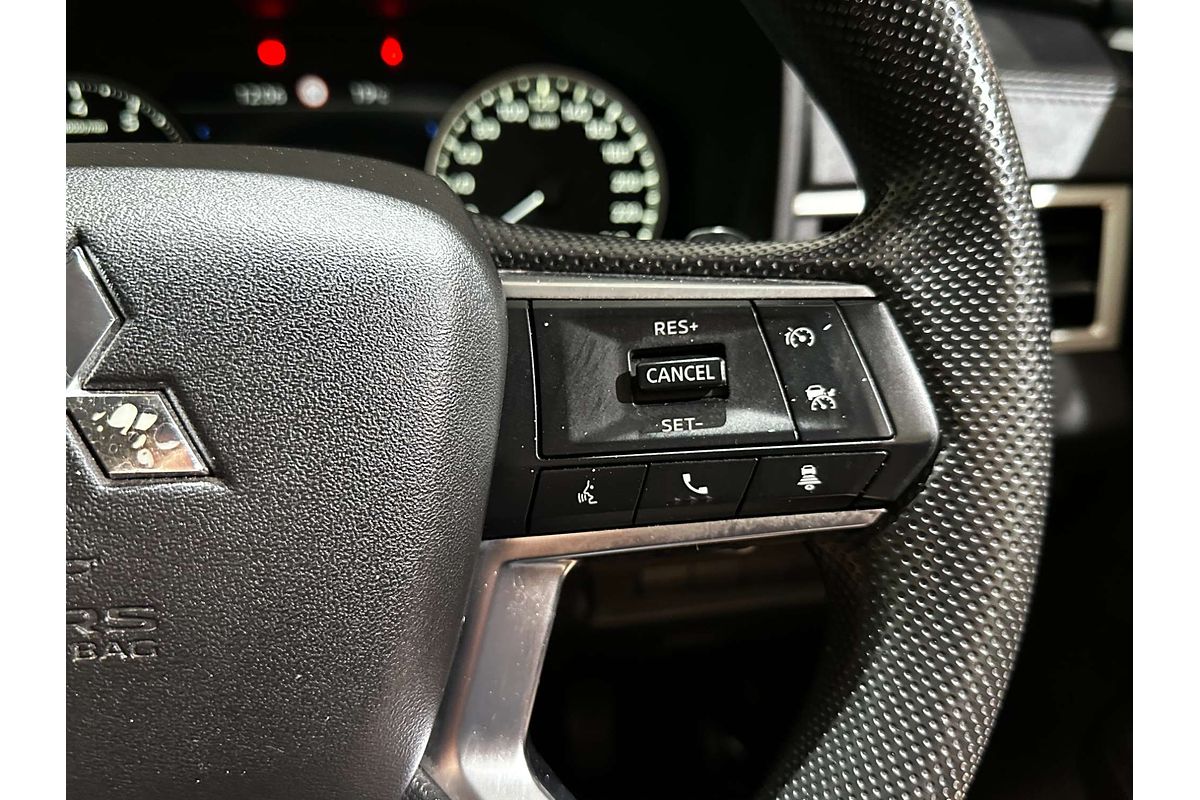 2022 Mitsubishi Outlander ES ZM