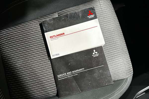 2022 Mitsubishi Outlander ES ZM