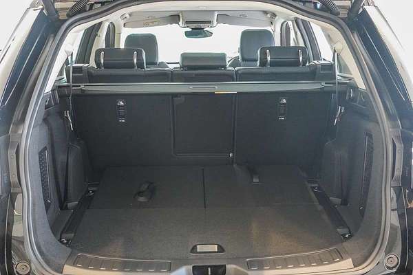 2025 Land Rover Discovery Sport P200 S L550