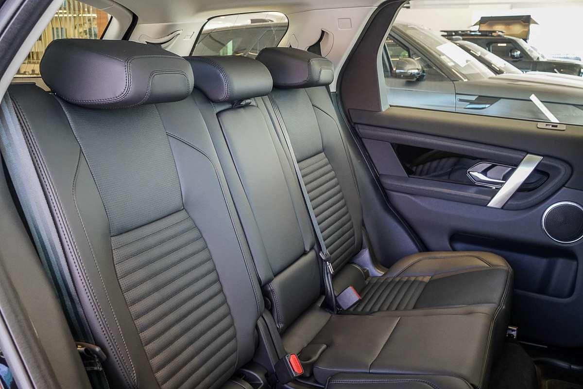 2025 Land Rover Discovery Sport P200 S L550