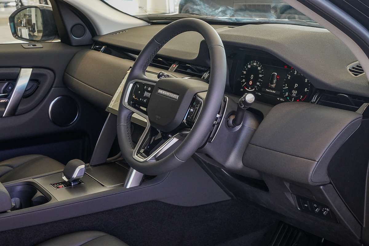 2025 Land Rover Discovery Sport P200 S L550