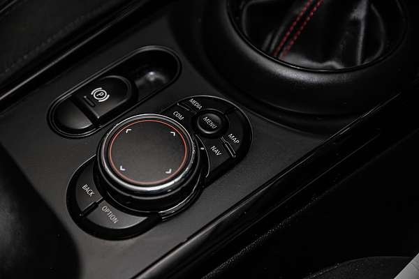 2017 MINI Clubman Cooper S F54