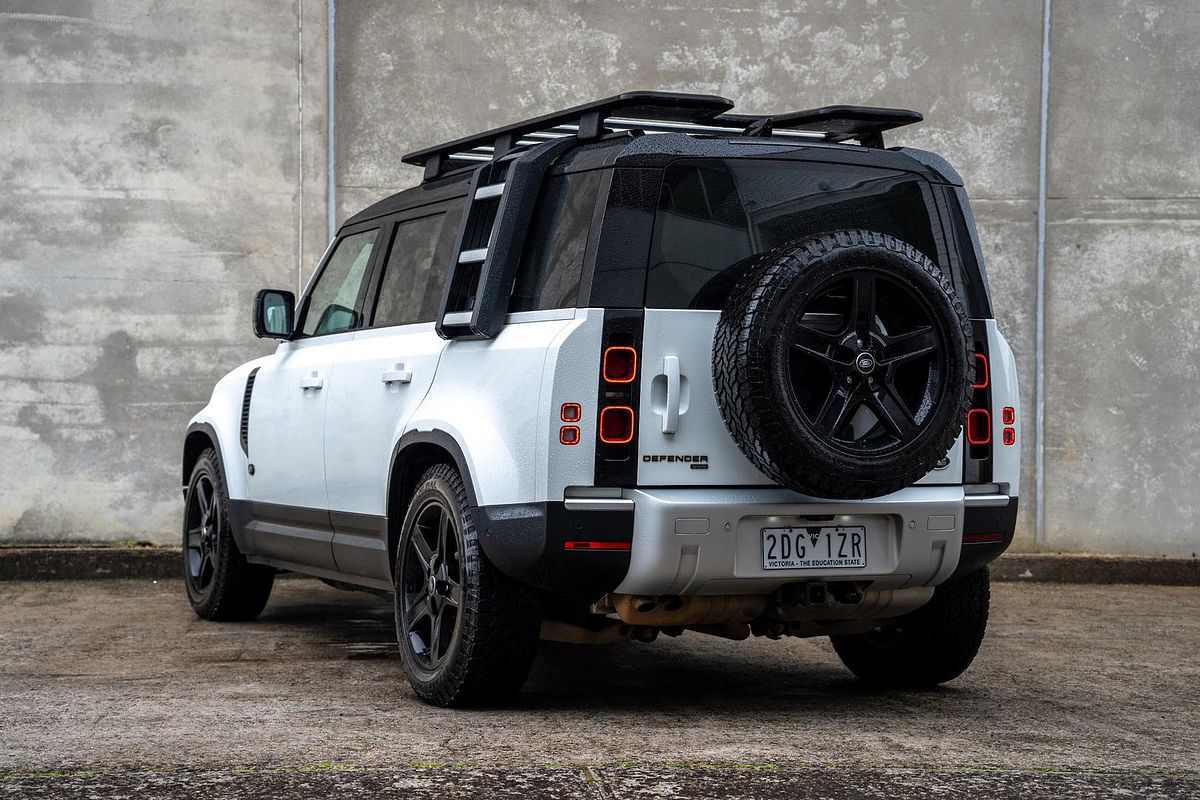 2020 Land Rover Defender 110 D300 SE L663
