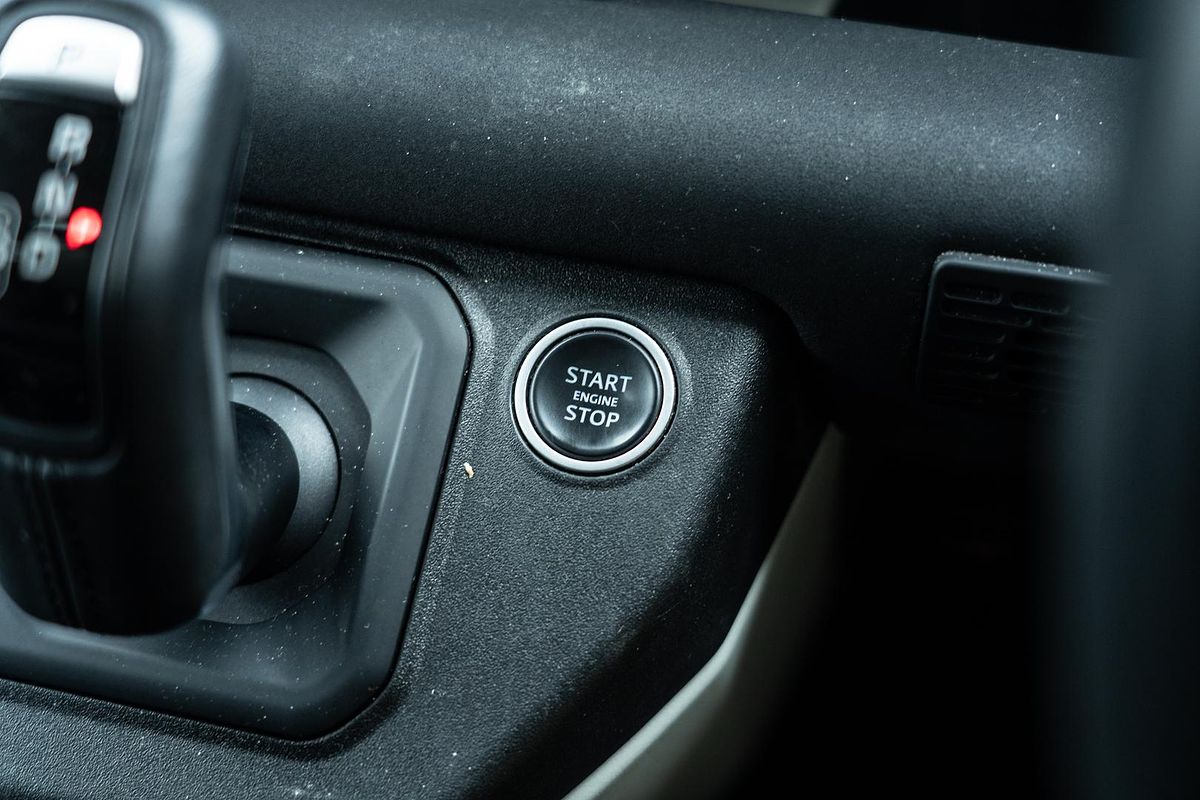 2020 Land Rover Defender 110 D300 SE L663
