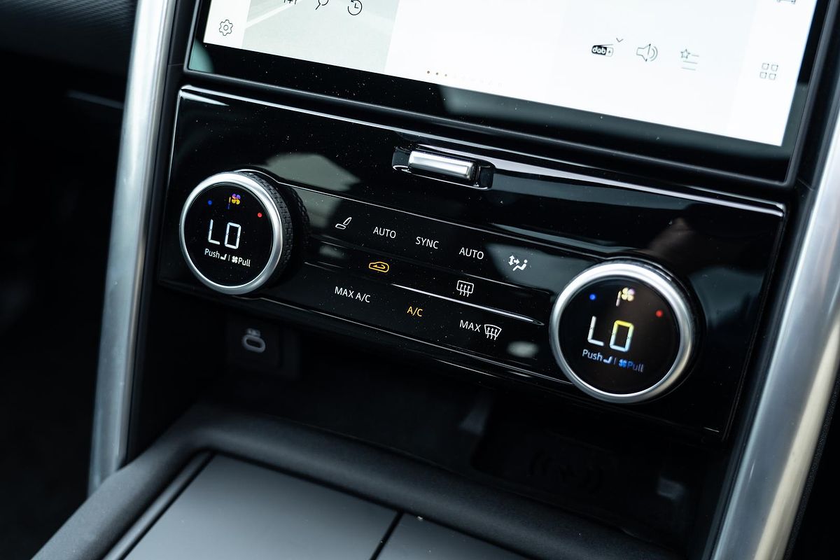 2024 Land Rover Discovery D350 Dynamic SE Series 5
