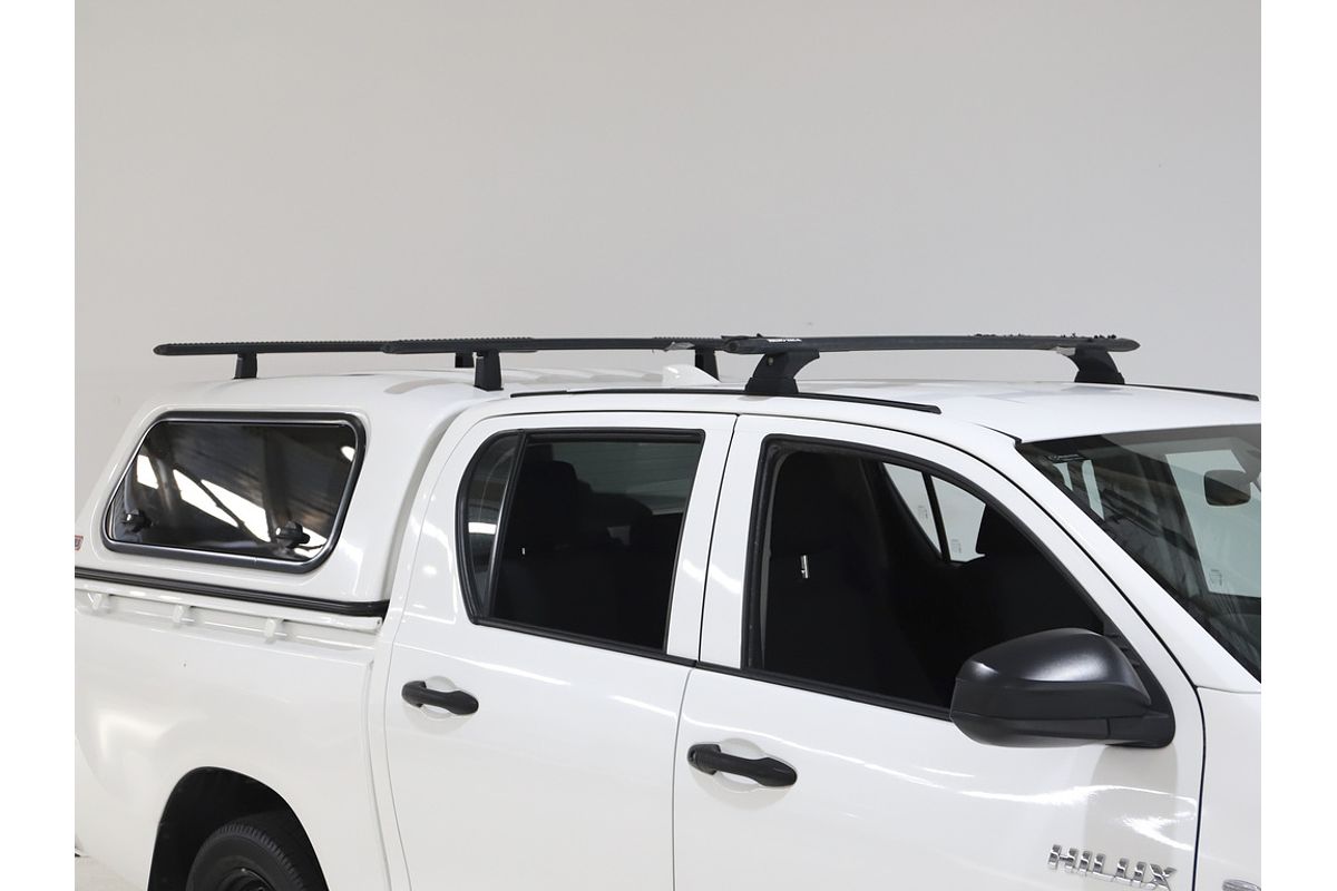 Hilux 4x2 Workmate 2.7L Petrol Manual Double Cab 2U82860 001