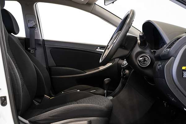 2015 Hyundai Accent Active RB3