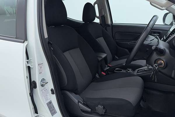 2019 Mitsubishi Triton GLX+ MR 4X4