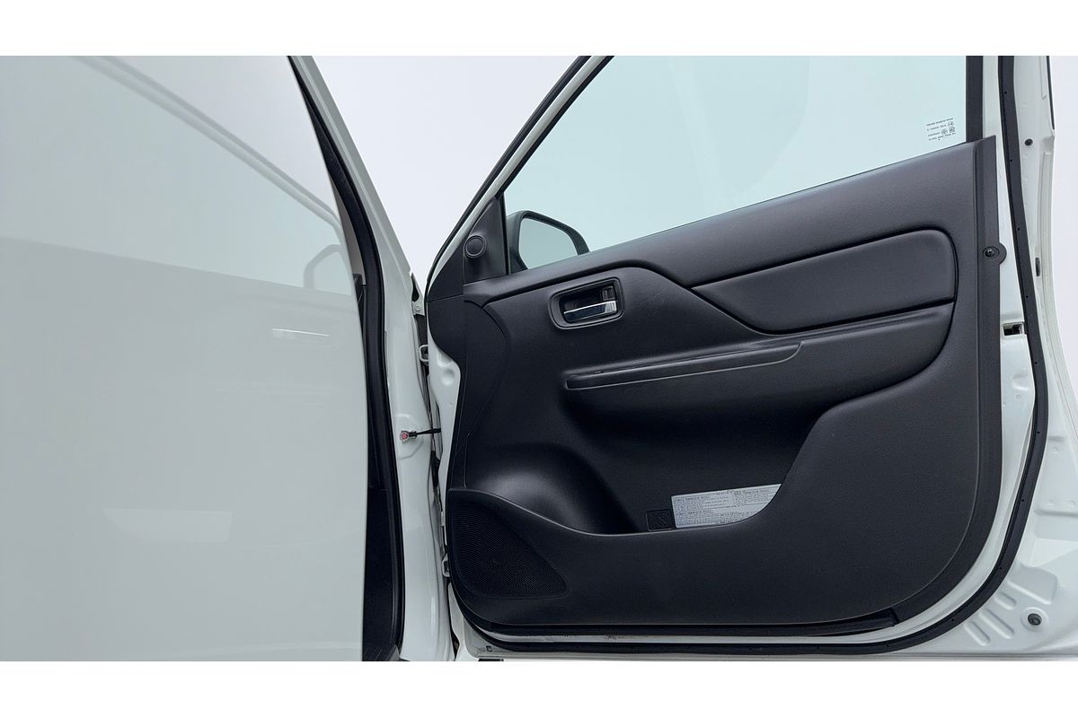 2019 Mitsubishi Triton GLX+ MR 4X4
