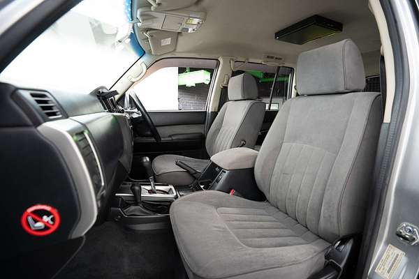 2011 Nissan Patrol ST GU 7
