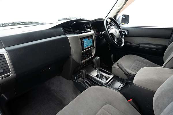 2011 Nissan Patrol ST GU 7