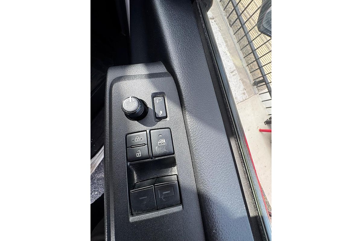 2019 Toyota Hiace Commuter GDH322R ELWB High Roof