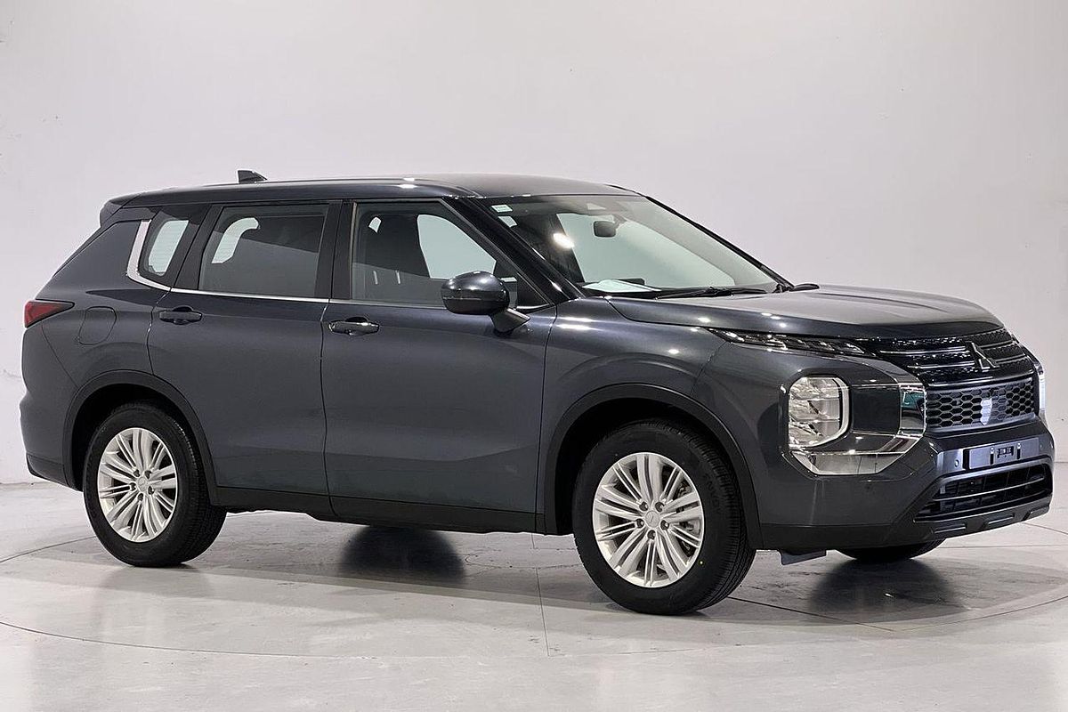 2023 Mitsubishi Outlander LS Black Edition ZM