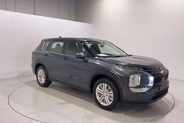 2023 Mitsubishi Outlander LS Black Edition ZM