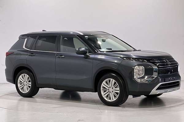2023 Mitsubishi Outlander LS Black Edition ZM