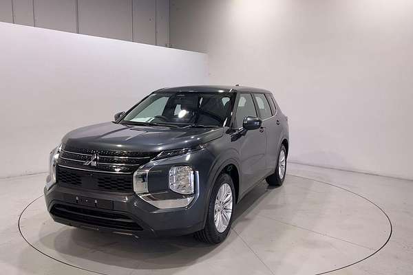 2023 Mitsubishi Outlander LS Black Edition ZM