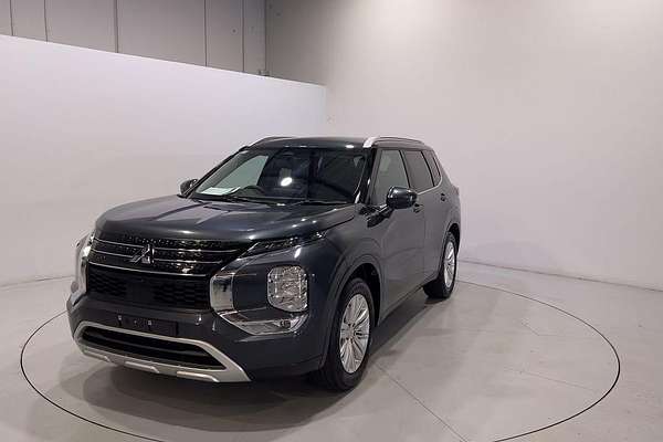 2023 Mitsubishi Outlander LS Black Edition ZM