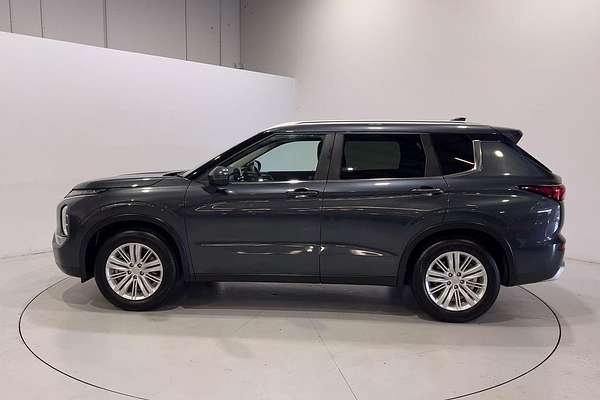 2023 Mitsubishi Outlander LS Black Edition ZM
