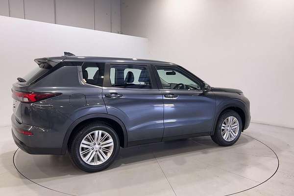 2023 Mitsubishi Outlander LS Black Edition ZM