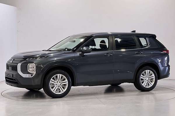 2023 Mitsubishi Outlander LS Black Edition ZM