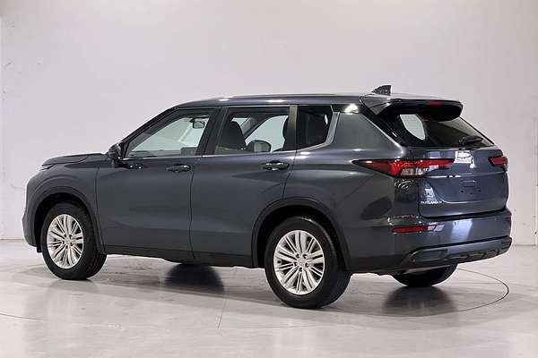 2023 Mitsubishi Outlander LS Black Edition ZM