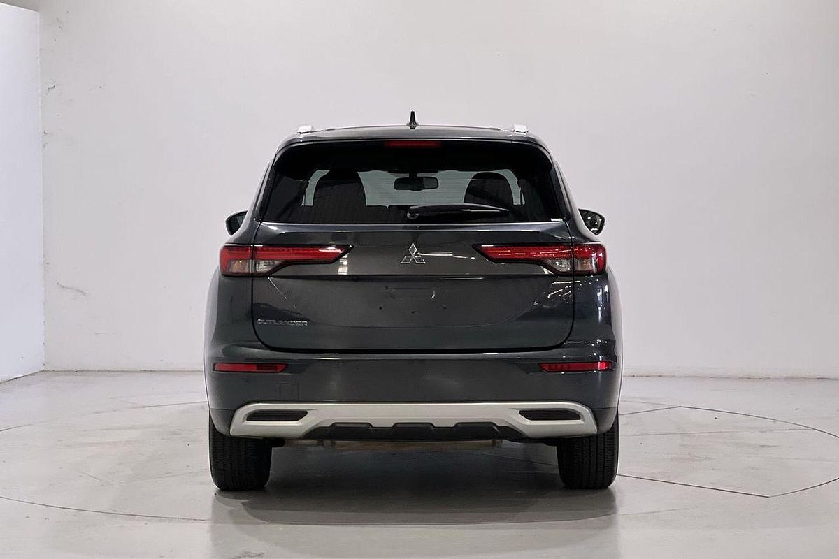 2023 Mitsubishi Outlander LS Black Edition ZM
