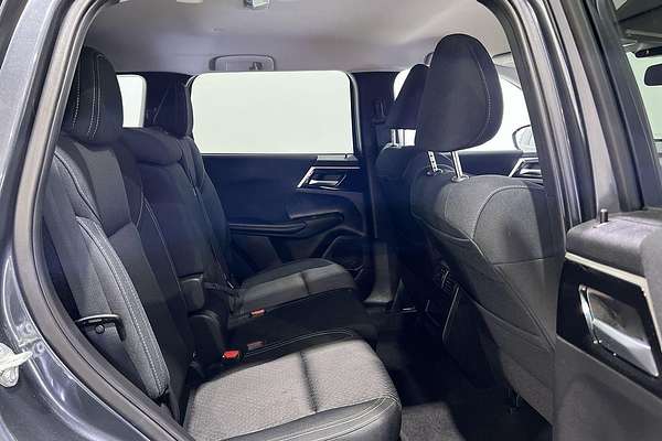 2023 Mitsubishi Outlander LS Black Edition ZM