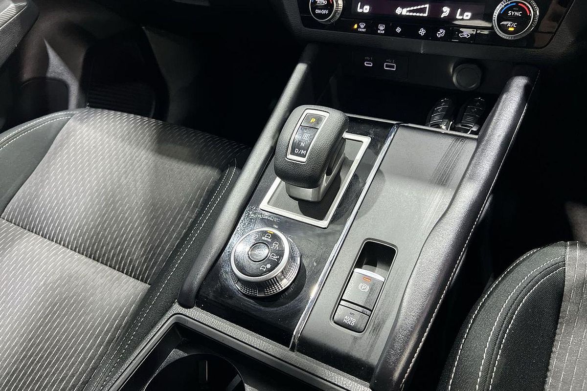 2023 Mitsubishi Outlander LS Black Edition ZM