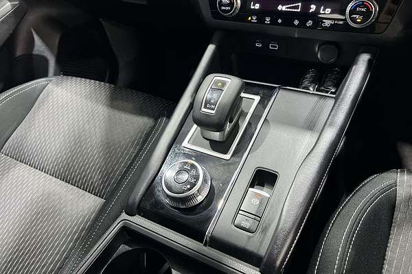 2023 Mitsubishi Outlander LS Black Edition ZM