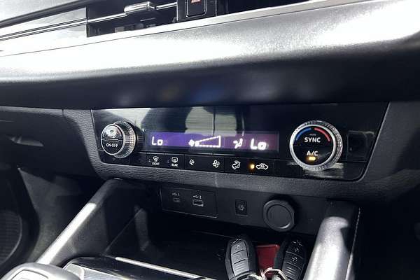 2023 Mitsubishi Outlander LS Black Edition ZM