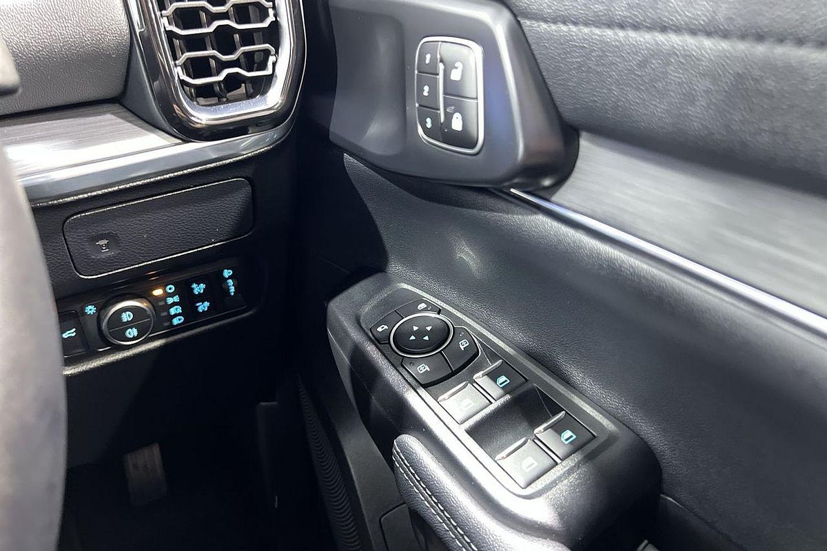 2025 Ford Everest Sport 2.0L