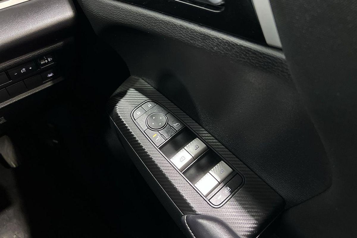 2023 Mitsubishi Outlander LS Black Edition ZM